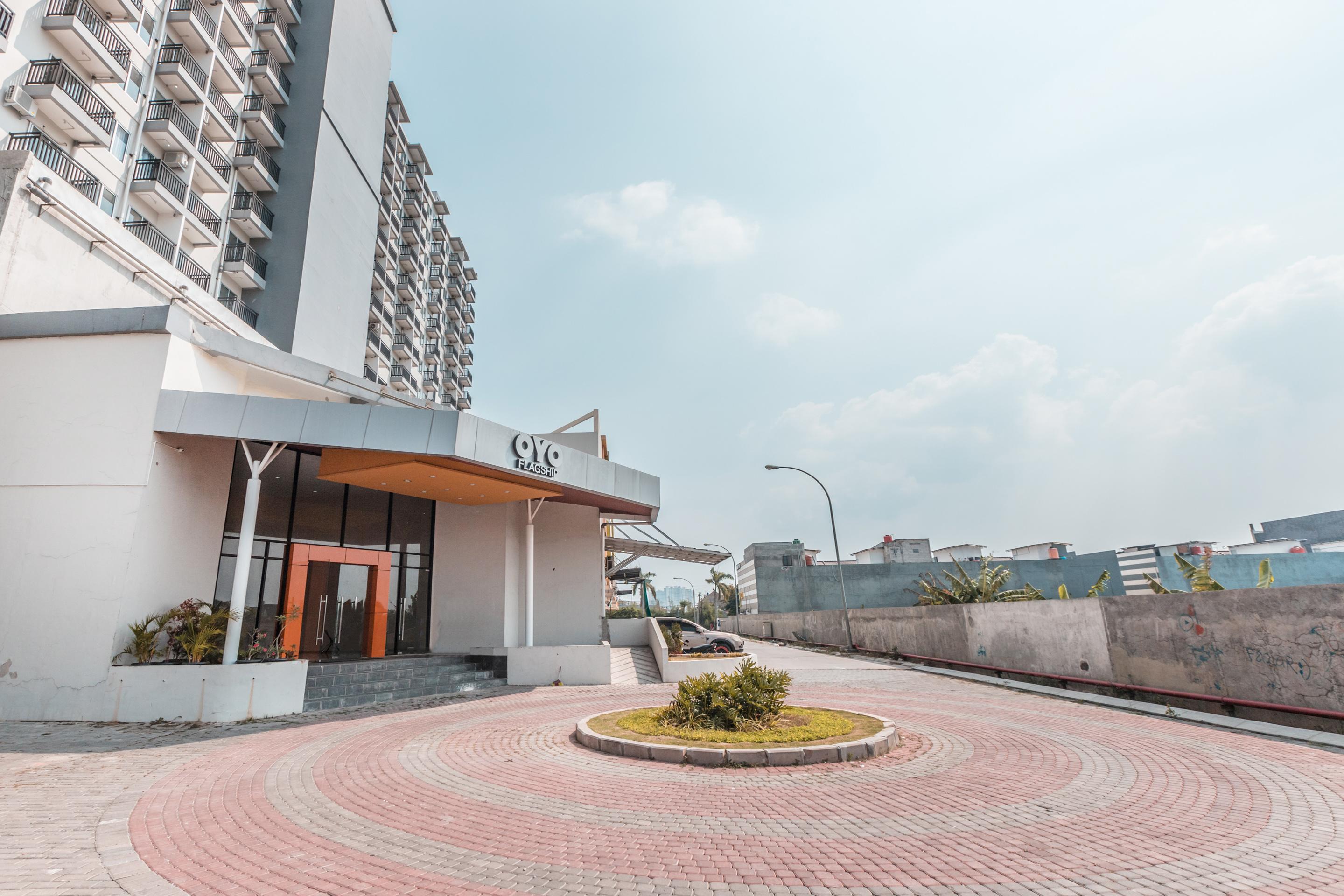 Oyo Flagship 766 Prima Orchard Hotel Бекаси Екстериор снимка