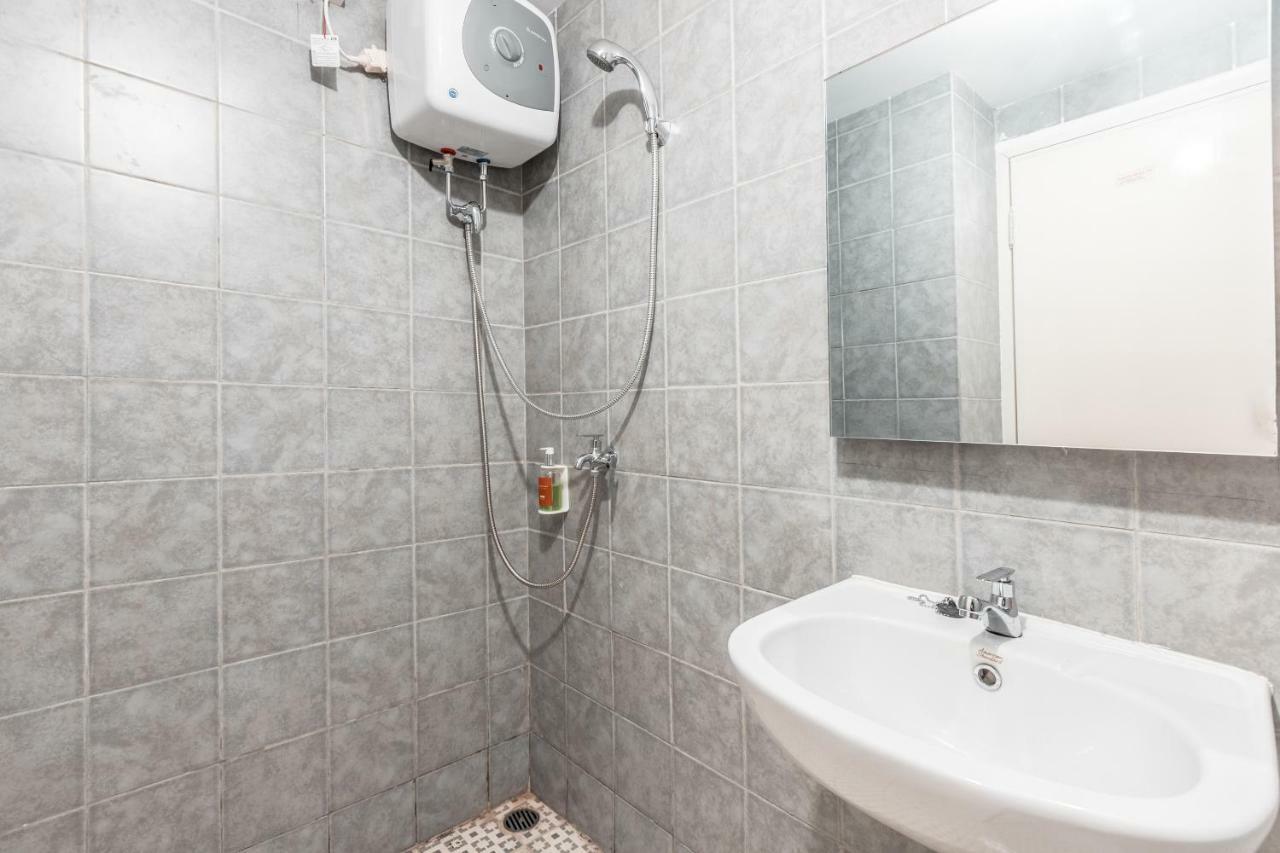 Oyo Flagship 766 Prima Orchard Hotel Бекаси Екстериор снимка